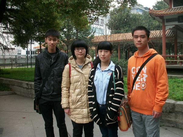 从左往右:胡博,张曼玥,罗紫薇,林硕