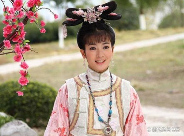 皇上指婚欣荣给永琪,小燕子嫁给尔泰,小燕子找到家人成内蒙公主