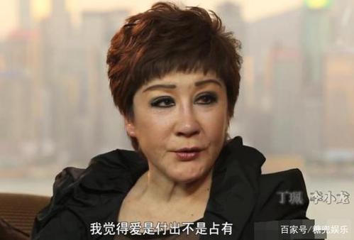 她是李小龙情人,离婚后向华强养她40年,丁佩到底何德何能?